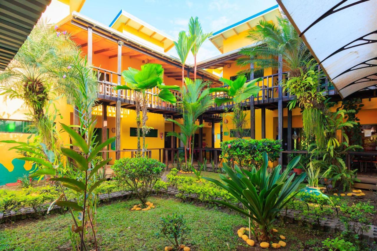 Hotel Boutique La Casa De Las Flores Cahuita Exterior photo